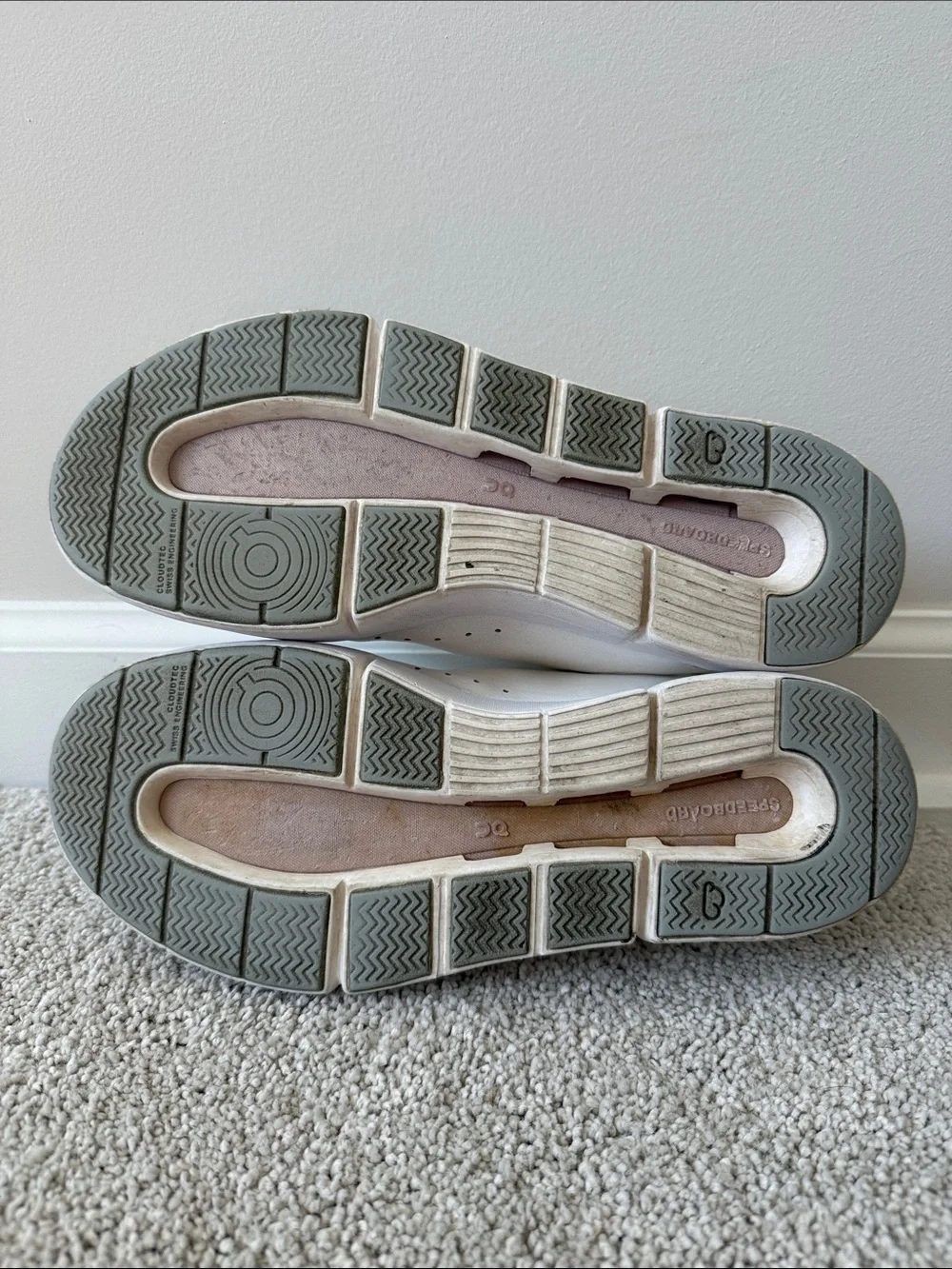 On Cloud | The Roger Women’s size 6.5 - Picture 6 of 9